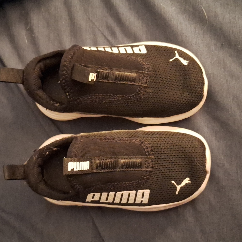 Puma Toddler size 7 black with white sneakers